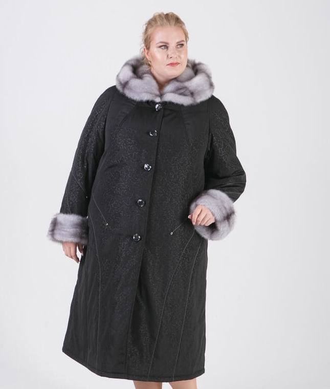 Зимнее пальто с фигурными отделочными строчками, черное