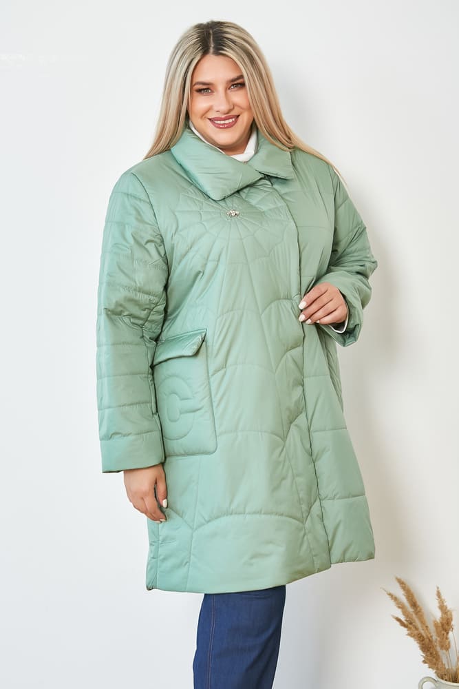 Зимнее пальто со стежкой-паутинкой и брошью, зеленое