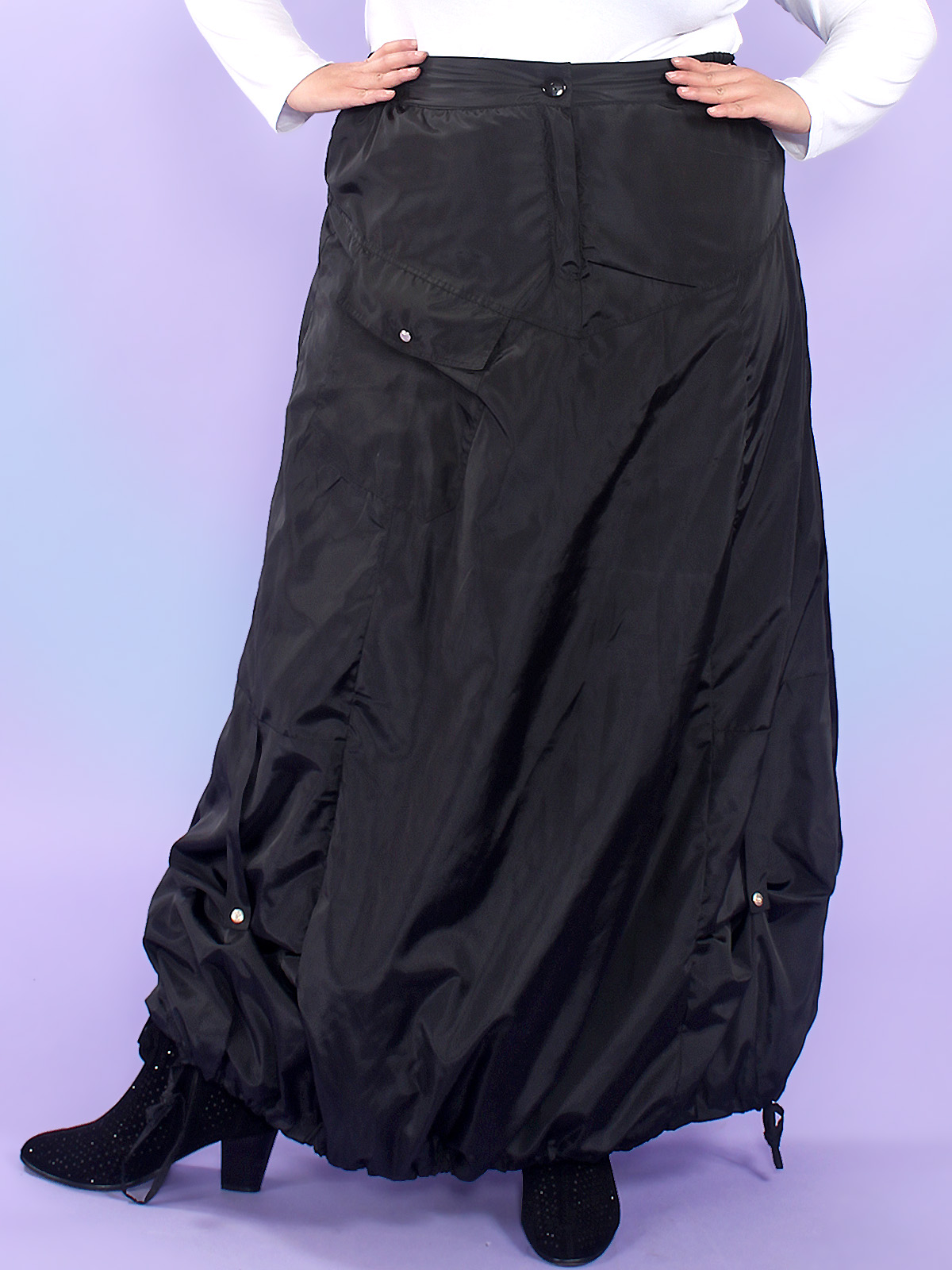 Длинная расклешенная юбка с кулисой по низу, черная