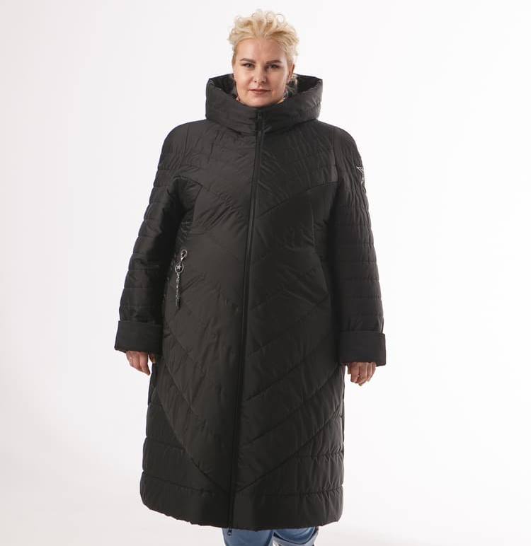 Демисезонное пальто с капюшоном и дизайнерской подвеской, черное