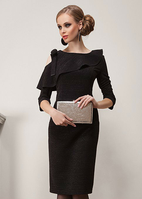 Приталенное платье с асимметричным воланом на лифе, черное