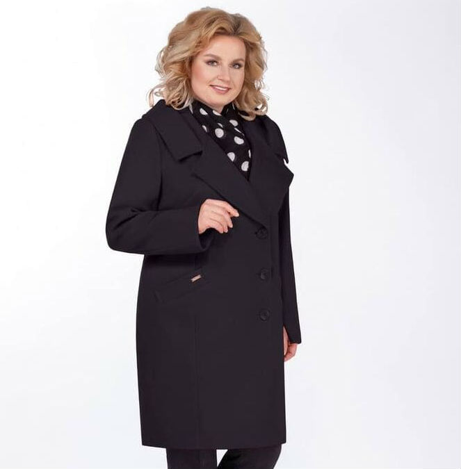 Приталенное пальто на пуговицах с капюшоном, черное