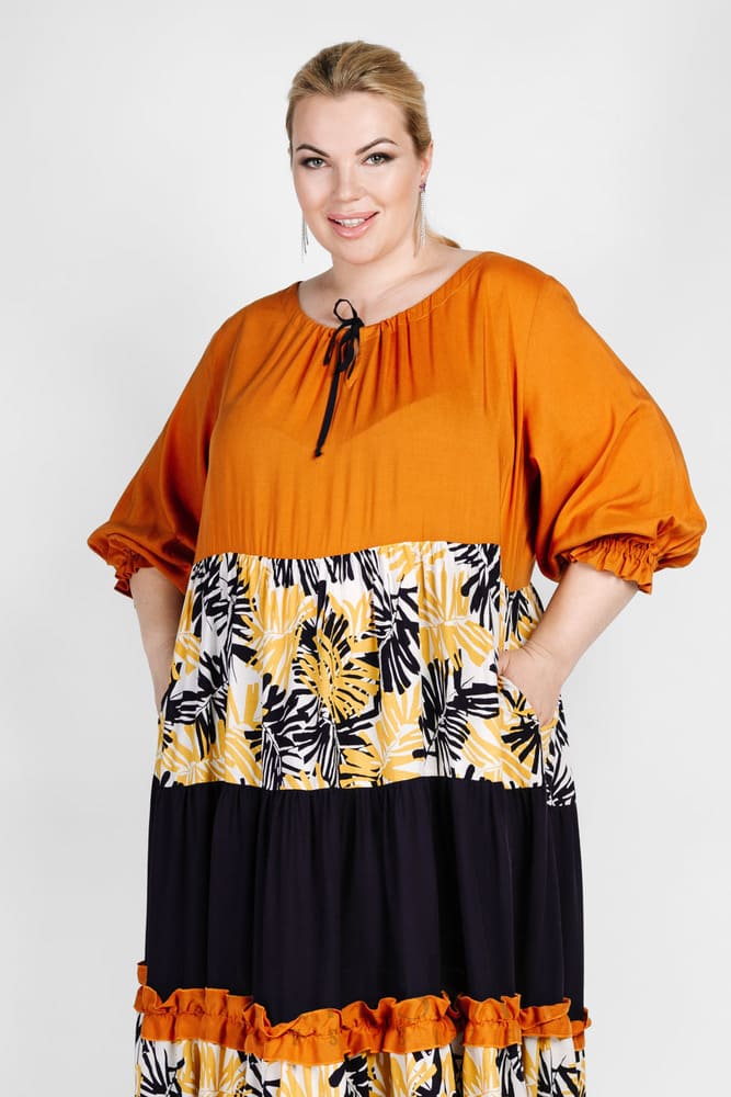 Длинное платье с коротким широким рукавом, оранжевое