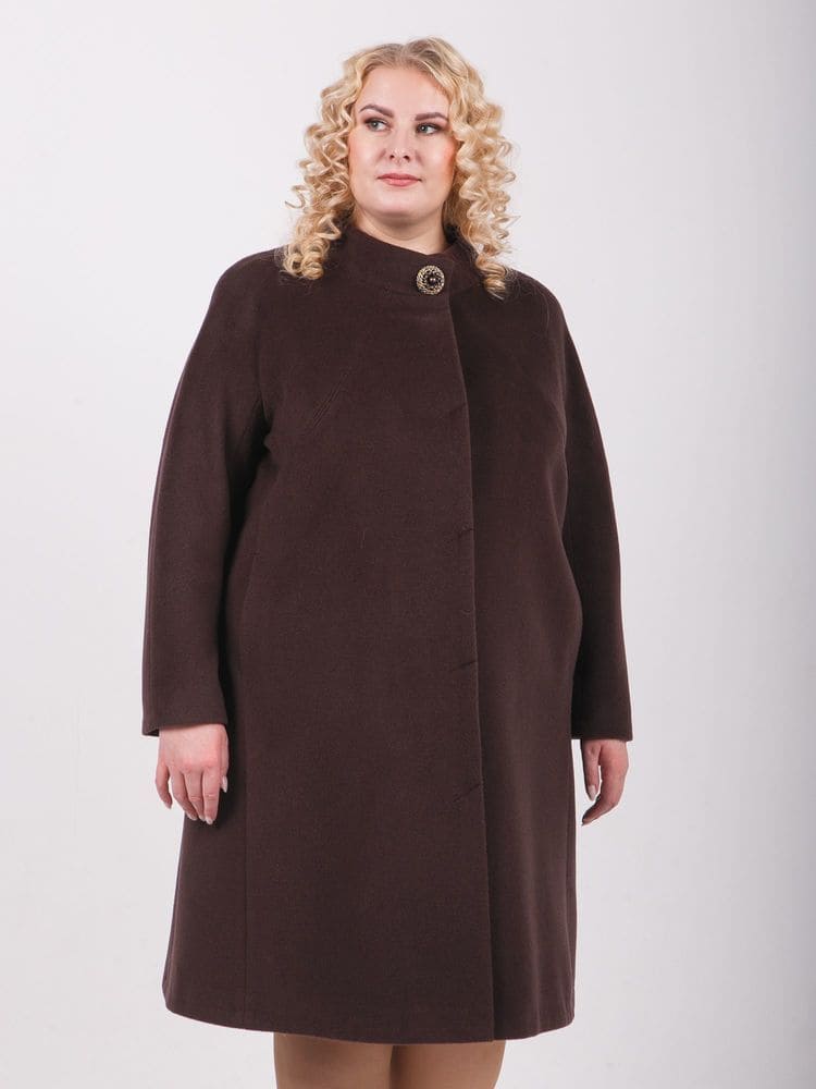Драповое пальто с дизайнерской брошью, коричневое