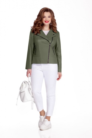 Комплект из белых джинс и зеленой кожаной куртки