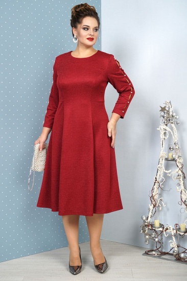 Приталенное платье с бусинами на рукавах, красное