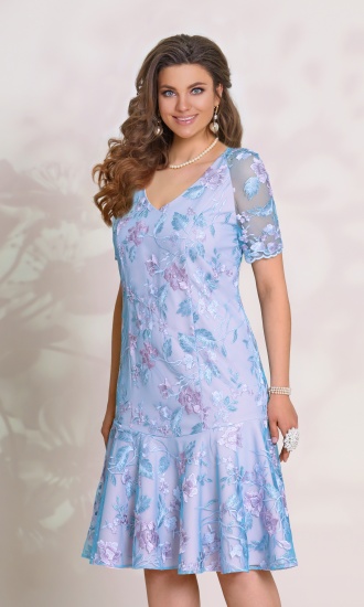 Гипюровое платье с вышивкой на подкладке, голубое
