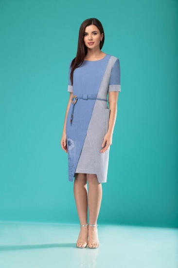 Платье с асимметричными подрезами и поясом, синее