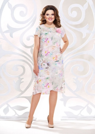 Легкое шифоновое платье с асимметричными ярусами, цветы