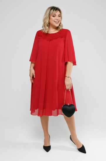 Свободное платье с кружевной кокеткой, красное