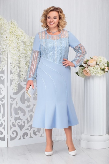 Платье с юбкой "годэ" и богатым декором гипюром и пайетками, голубое