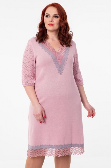 Приталенное платье с отделкой контрастным кружевом, розовое