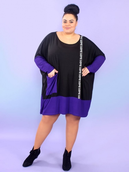Свободное платье с накладным карманом и тесьмой, фиолетовая отделка