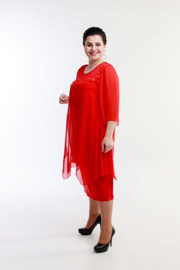 Приталенное платье с пришивными бусинами, красное