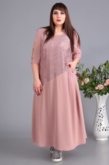 Длинное платье с косым подрезом и декором, розовое