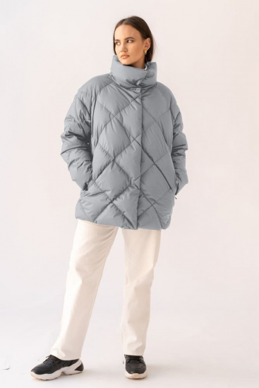 Прямая зимняя куртка с крупной стежкой, светло-серая