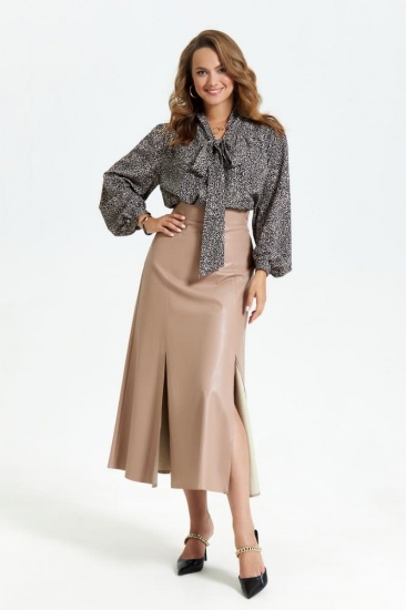 Комплект из кожаной юбки с разрезами и блузки, бежевый