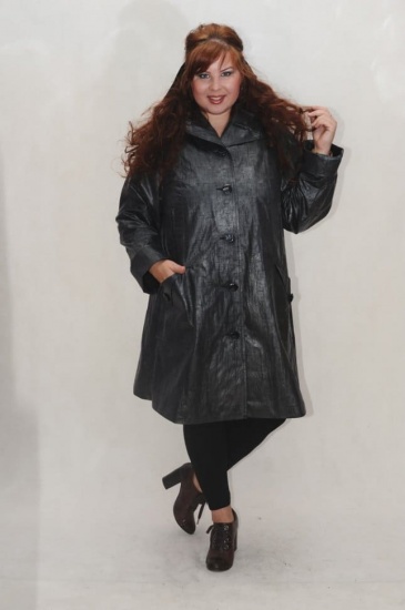 Пальто черное с искусственным мехом вельбоа