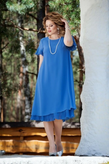 Свободное платье с плиссированными вставками, синее