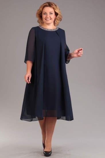 Вечернее платье тёмный сапфир с мерцающим декором, темно-синее
