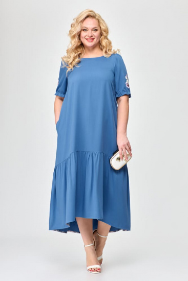 Длинное расклешенное платье с вышивкой на рукаве, синее