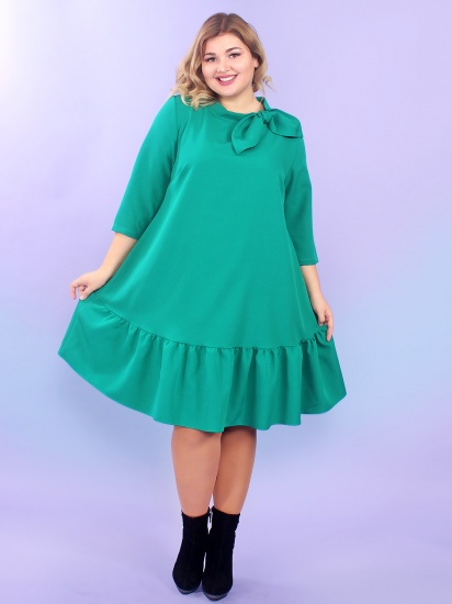 Свободное платье с оборкой по низу и бантом на воротнике, зеленое