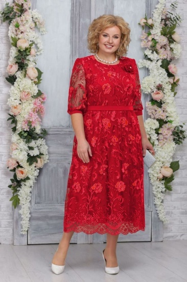 Свободное гипюровое платье в цветы на подкладке, красное
