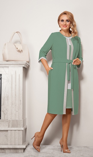 Комплект из зеленого кардигана и платья с коротким рукавом