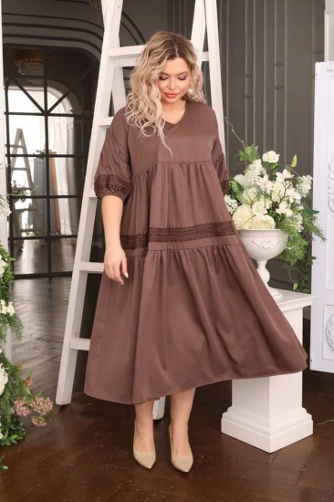 Свободное платье с кружевной тесьмой, коричневое
