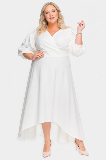 Длинное платье с асимметричным низом и драпировкой, белое