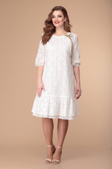 Платье со сборкой на горловине и воланами, белое