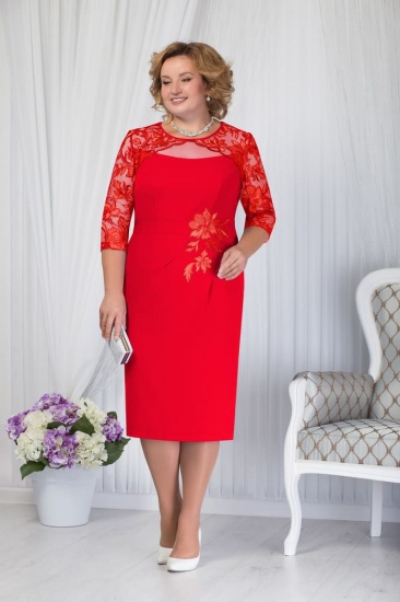 Платье с разрезами и кружевным декором, красное