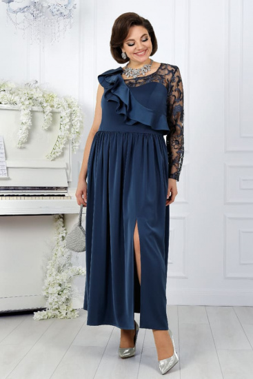 Длинное платье с объёмным воланом на лифе, темно-синее