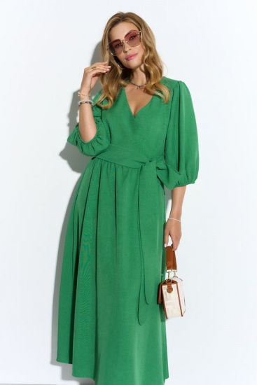 Длинное свободное платье с оборками и поясом, зеленое