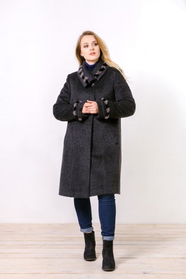 Зимнее расклешенное пальто с натуральной норкой на воротнике, черное