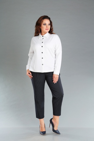 Комплект из укороченных брюк и классической рубашки, черно-белый
