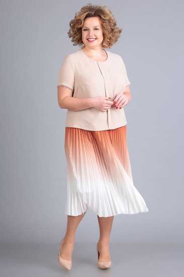 Комплект из плиссированной юбки и легкой блузки, светлая юбка