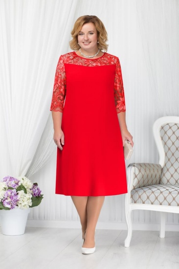 Расклешенное платье с кружевными рукавами и кокеткой, красное