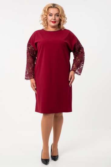 Платье со спущенным плечом и кружевными рукавами, красное